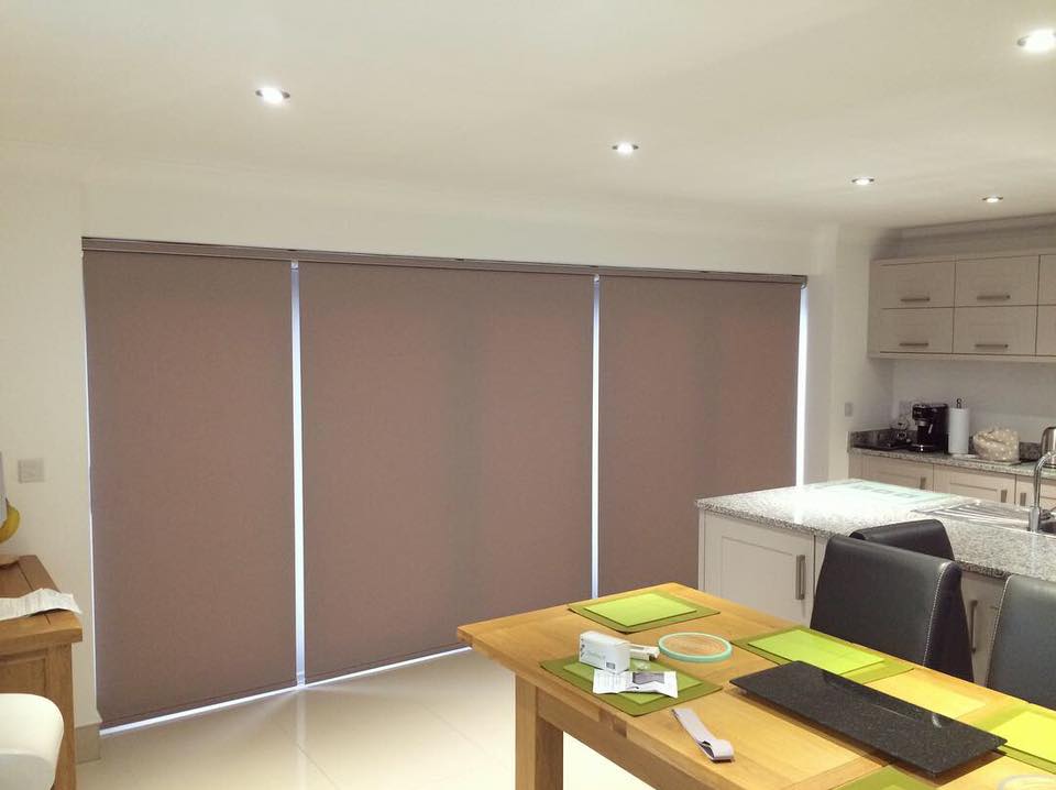 Made to measure roller blinds