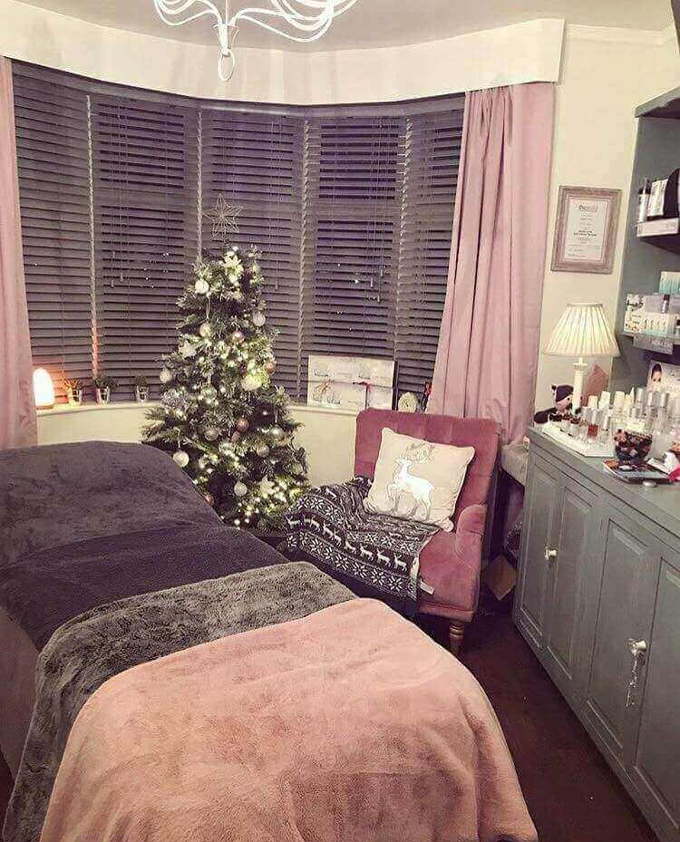 Blinds for beauty room