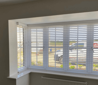 Stunning white venetian blinds Stunning white venetian blinds